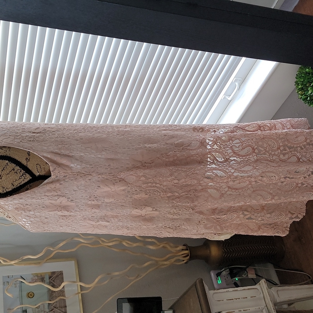 L&B Lace Blouse - Picture 4 of 6